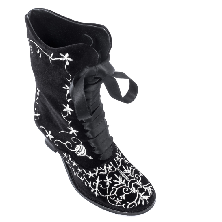 Boots & Braces Stiefel Black Velvet mit silberner Stickerei