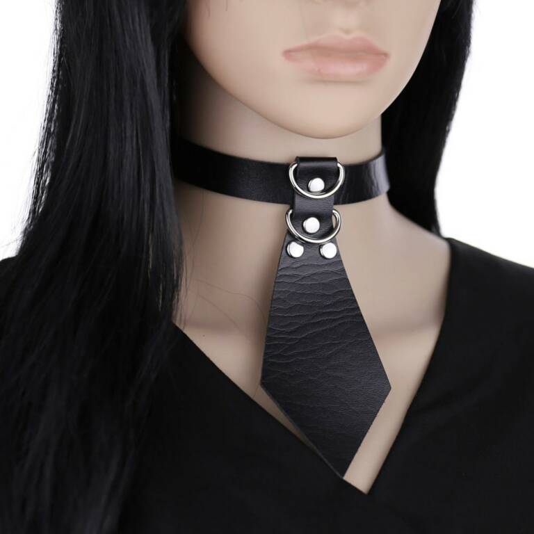 Moon Attic Choker Black Ring Tie