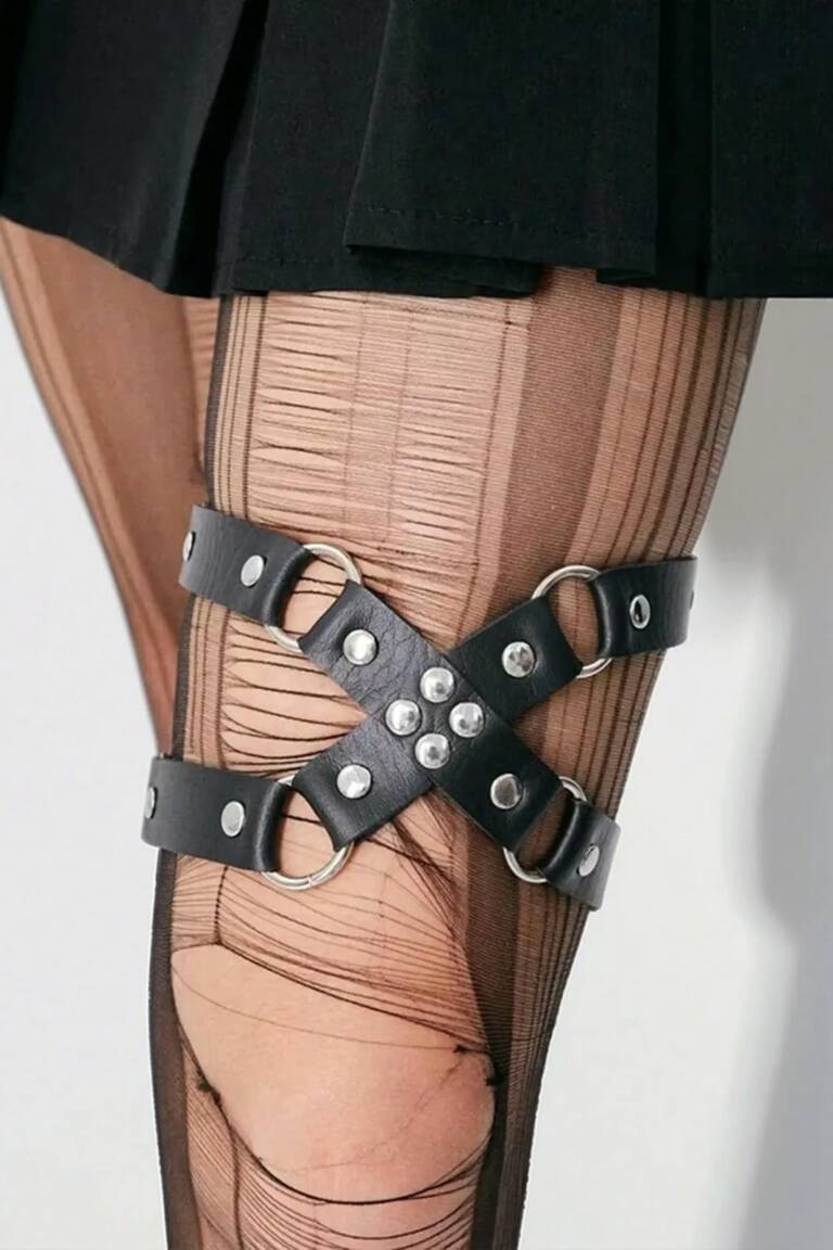 Mad Moonshine Garter Black Cross