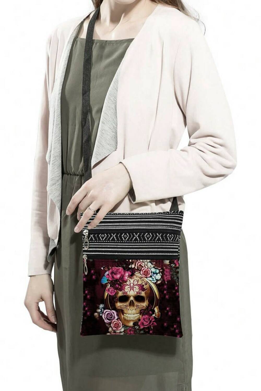 Mad Moonshine Umhängetasche Skull and Roses – Bild 2