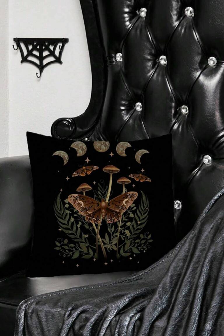 Romwe cushion cover Moth to the Moon – Bild 2