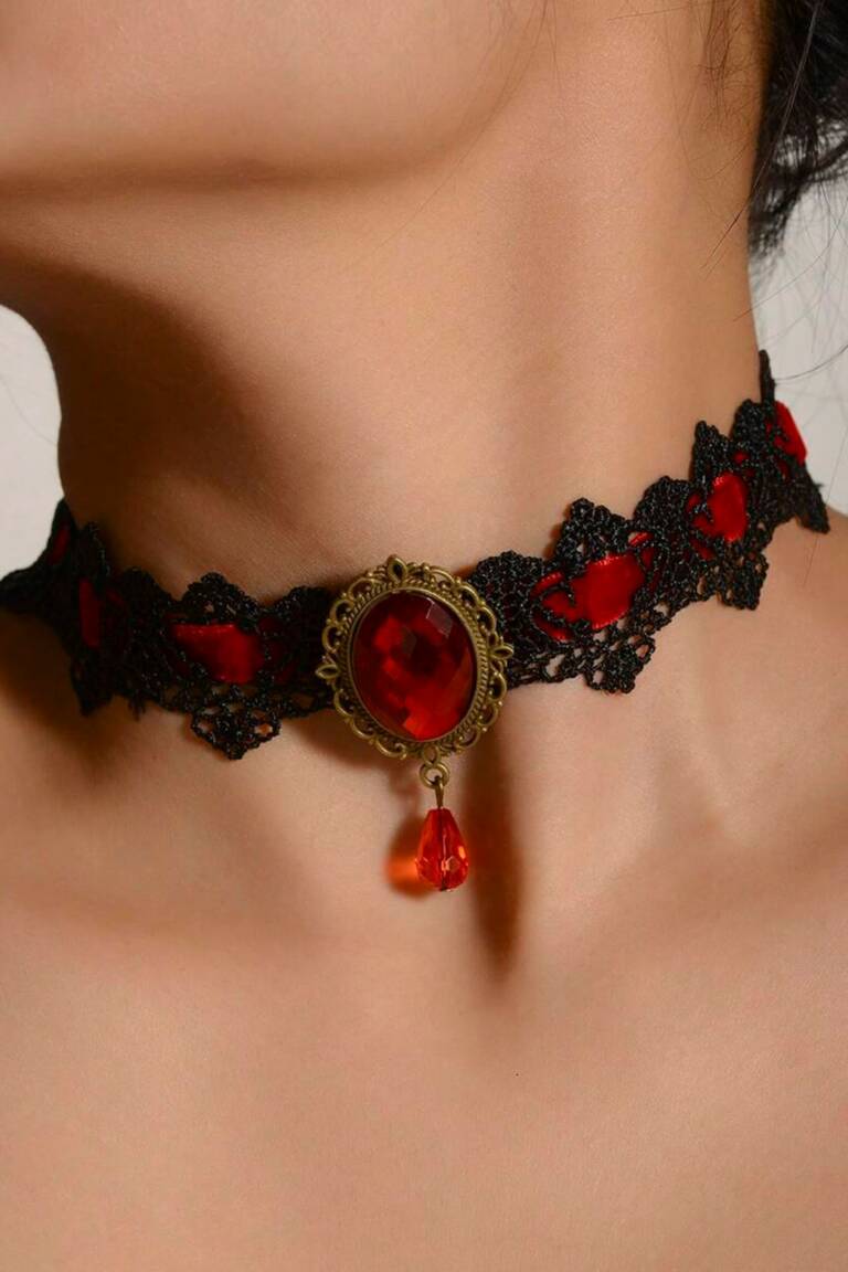 Mad Moonshine necklace Blood of Dracul