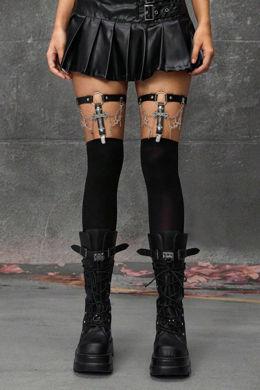 Mad Moonshine Strumpfhalter Sanctum Chains – Bild 2