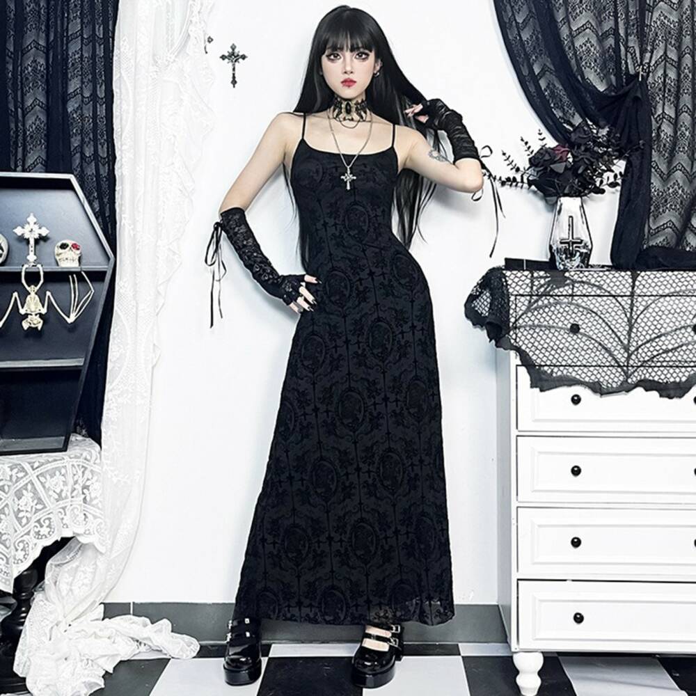 Moon Attic Kleid Coffin
