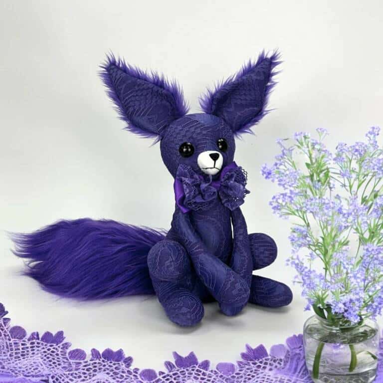 PlushThis Plüschtier Goth Fox – Bild 3