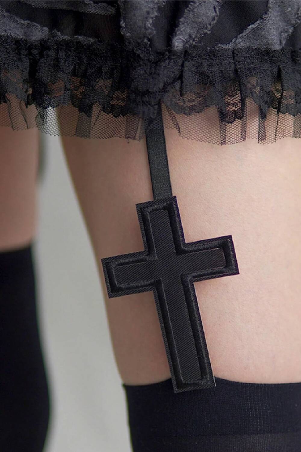 Mad Moonshine Overknee-Strümpfe Sanctum Cross – Bild 2