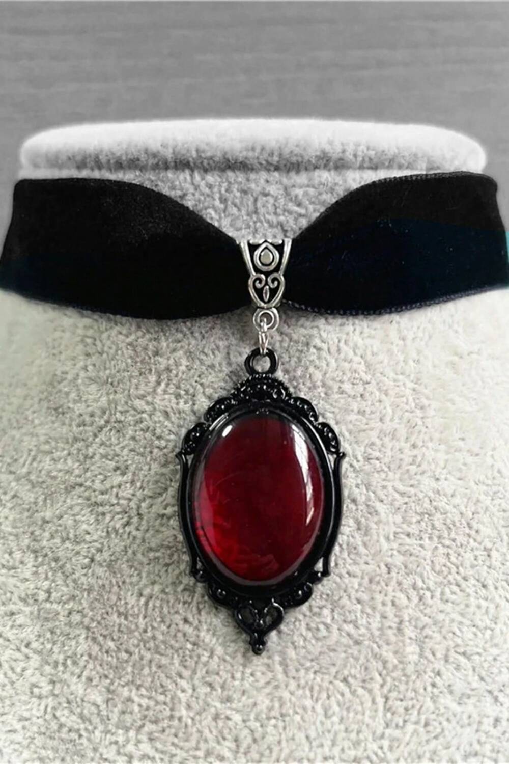 Mad Moonshine Choker Red Stone