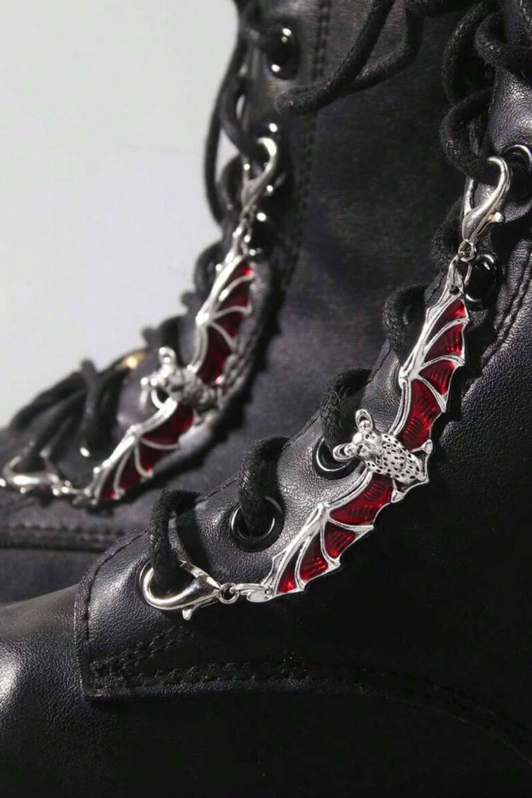 Romwe Schuhanhänger Crimson Bat Wings