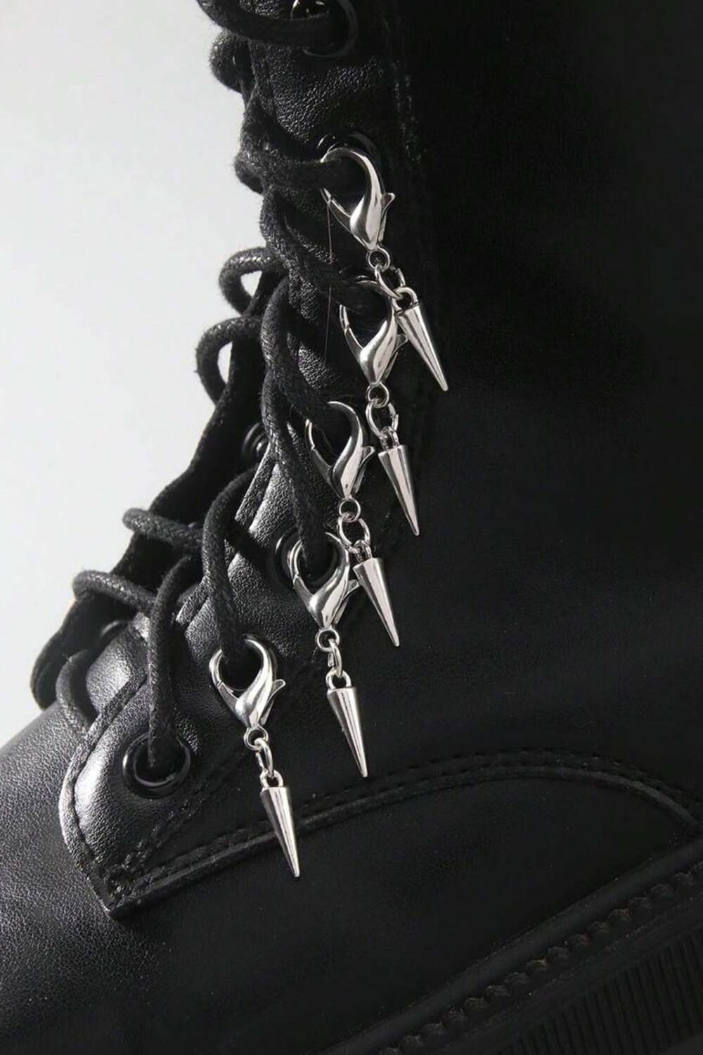 Romwe Schuhanhänger Rivet-Set