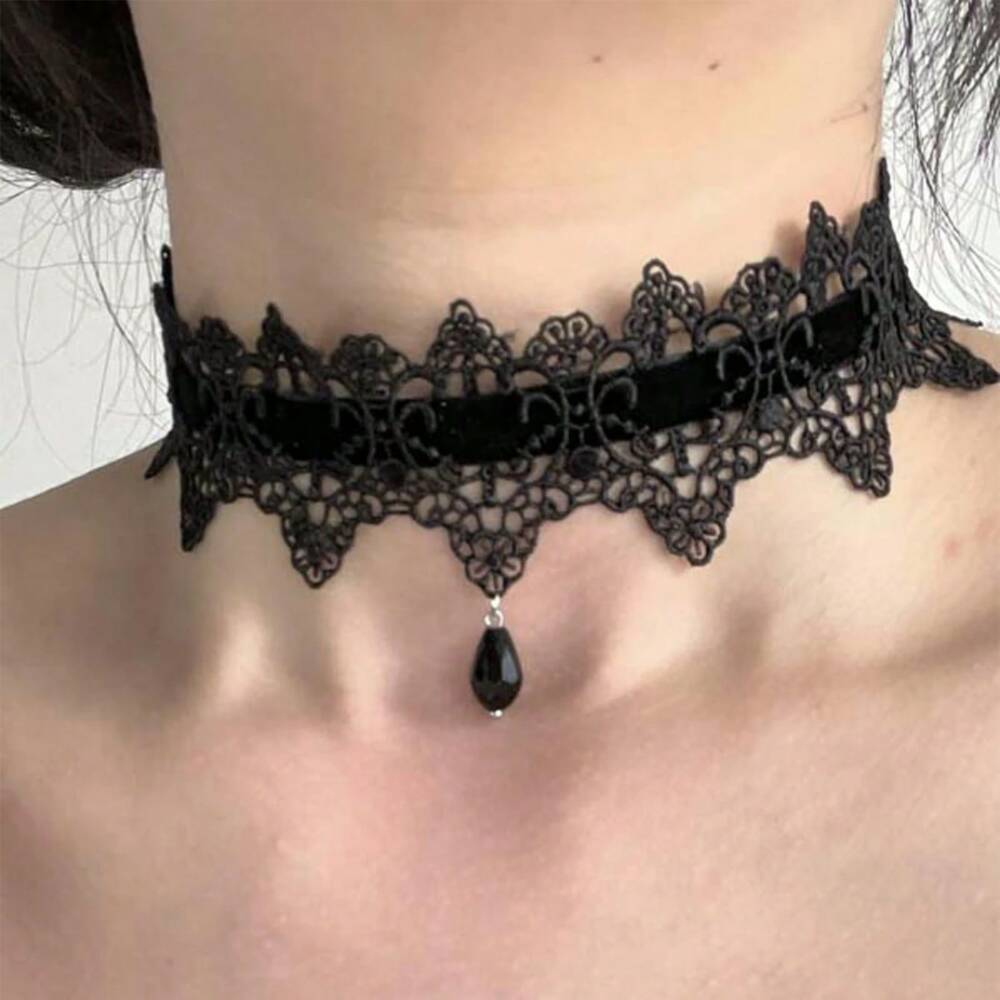 Mad Moonshine Choker Fallen Rose